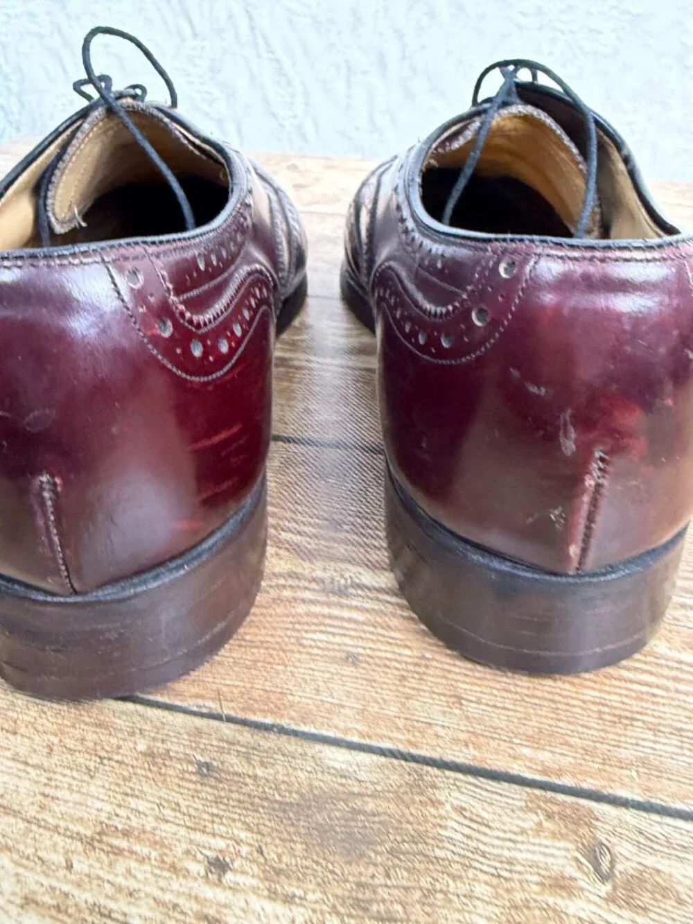 Johnston & Murphy Men's Size 10 Burgundy Brown Leather Wingtip Oxford Dress